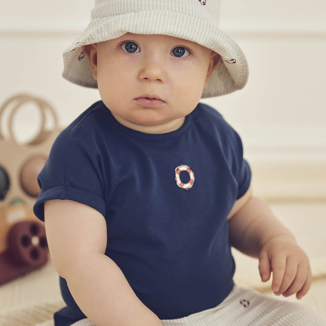 T-shirt båt navy