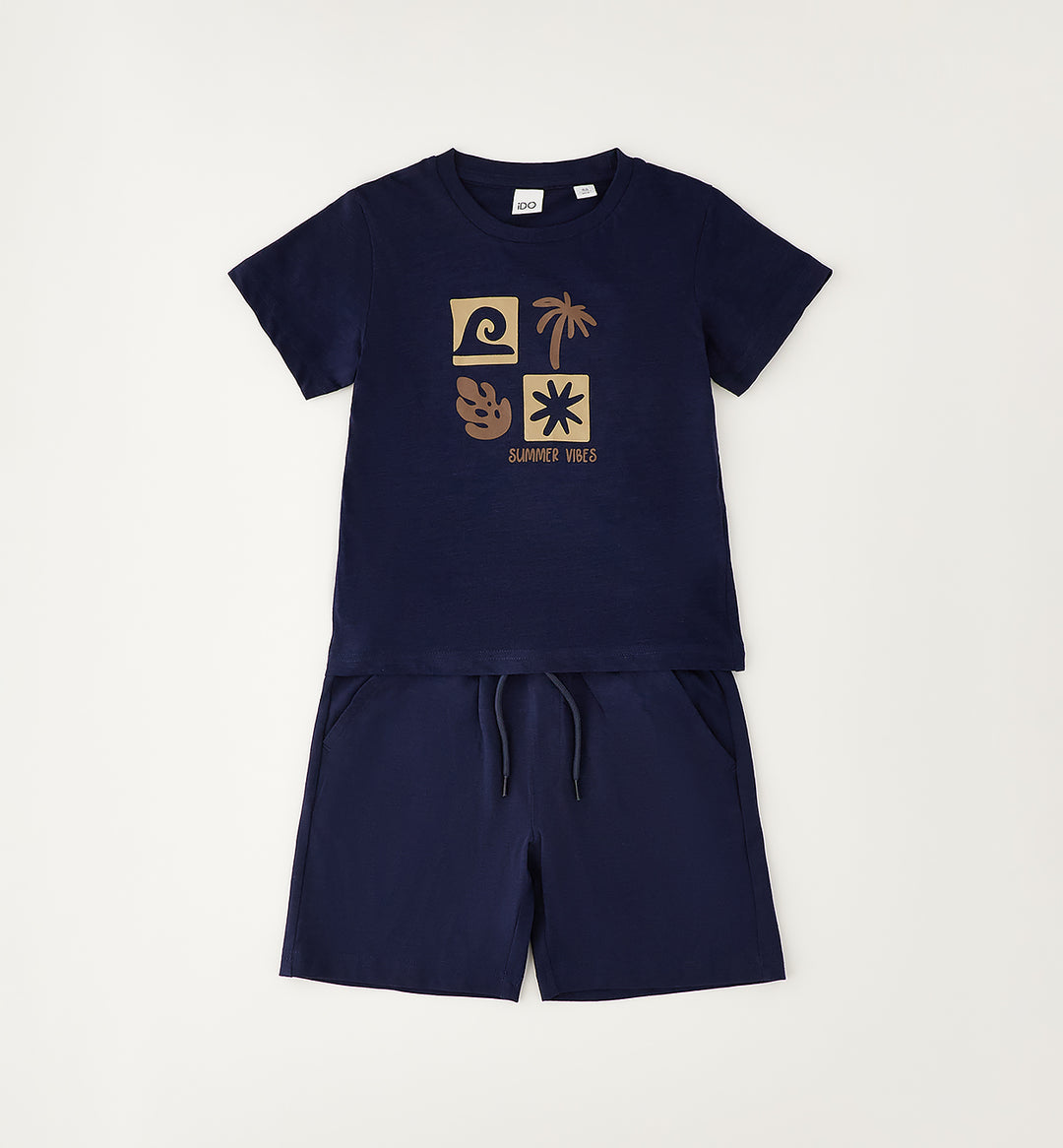 T-shirt + shorts Strandlook
