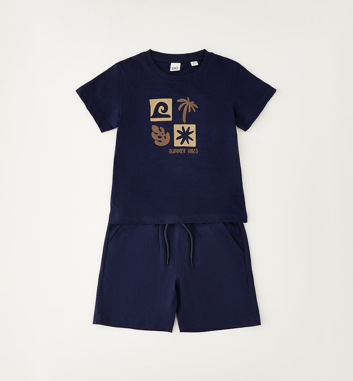 T-shirt + shorts Strandlook