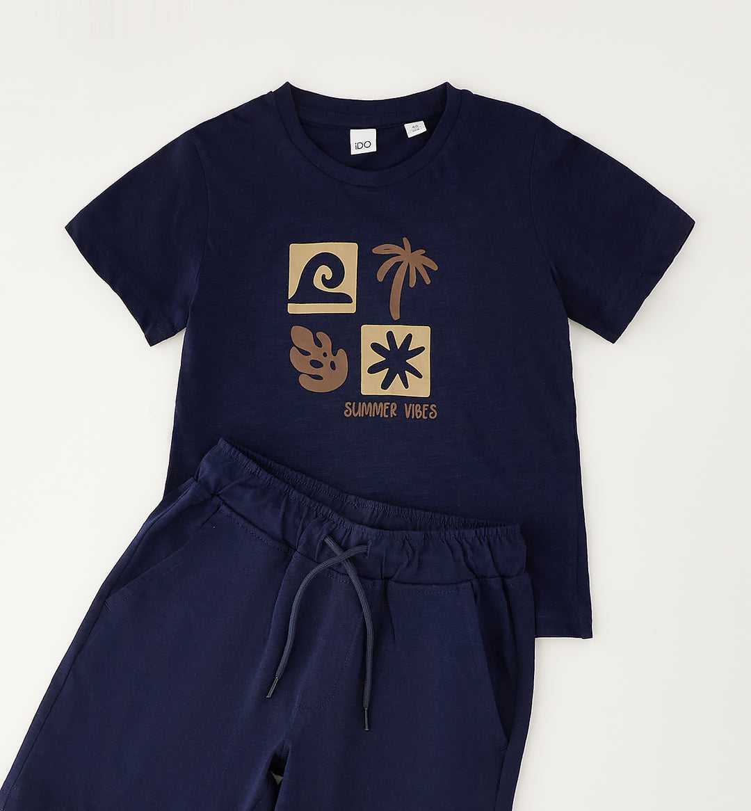 T-shirt + shorts Strandlook