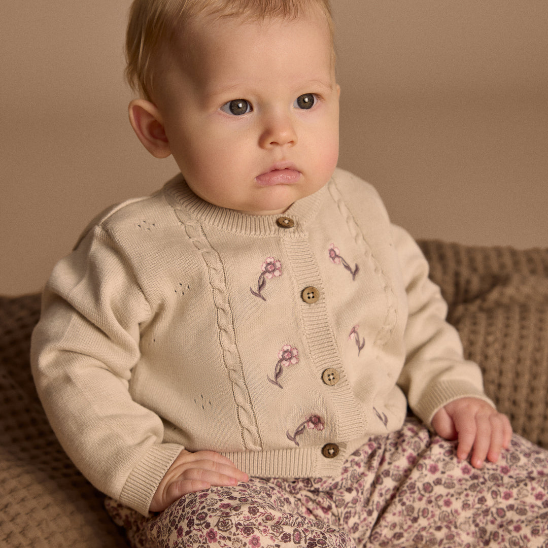 Lys Sandfarget strikket cardigan
