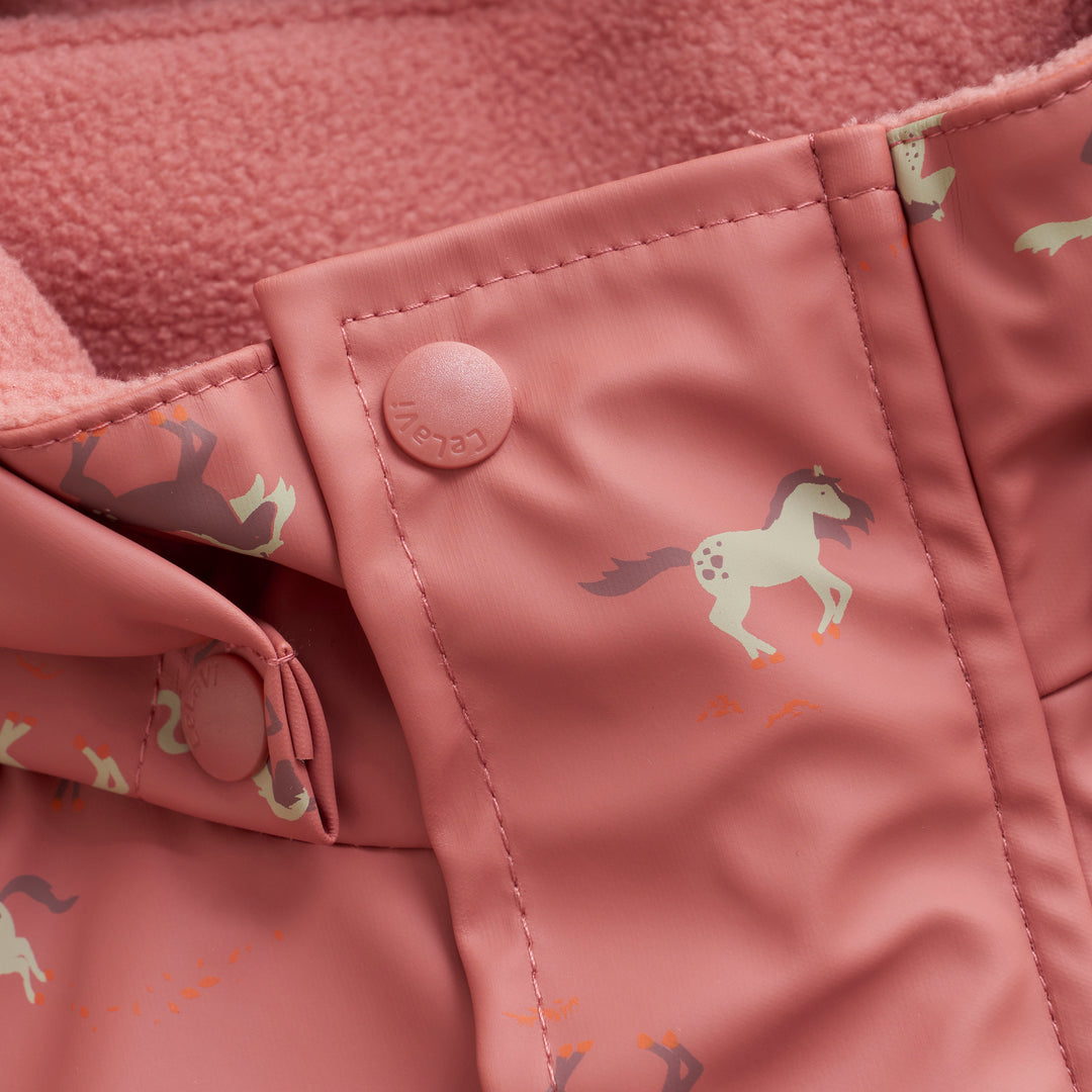 Regndress med hester – Ferskenrosa